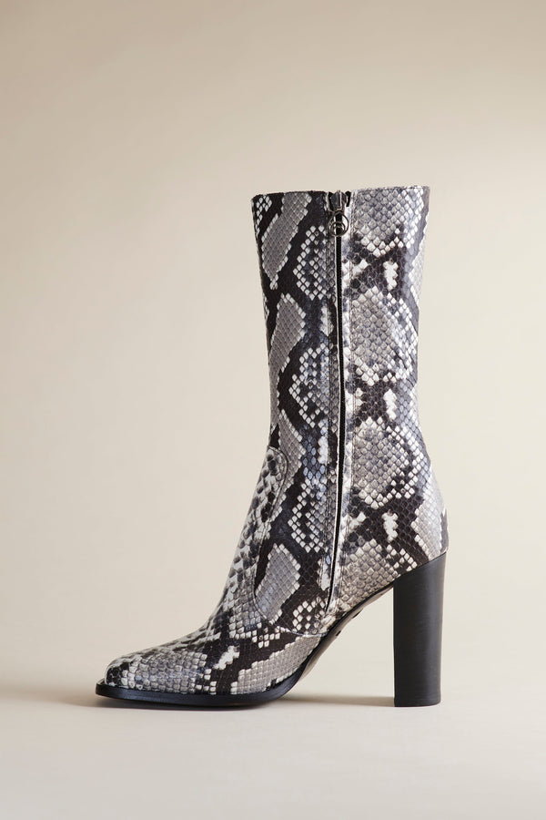Lauryn Boot in Python