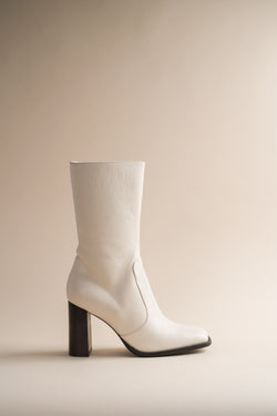 Lauryn Boot in Ivory