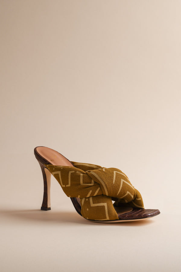 Togo Heel in Dandelion