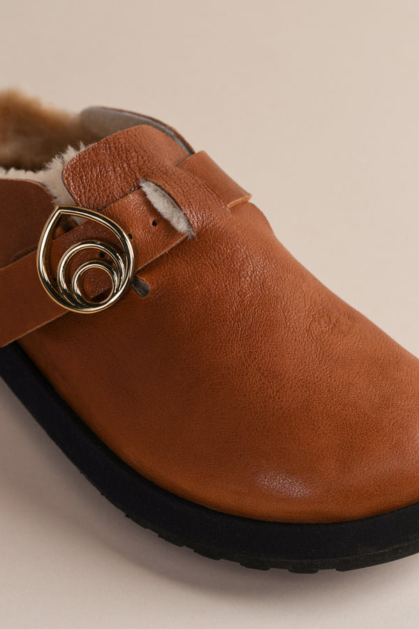 Women's Josh Shoe in Whiskey Shearling