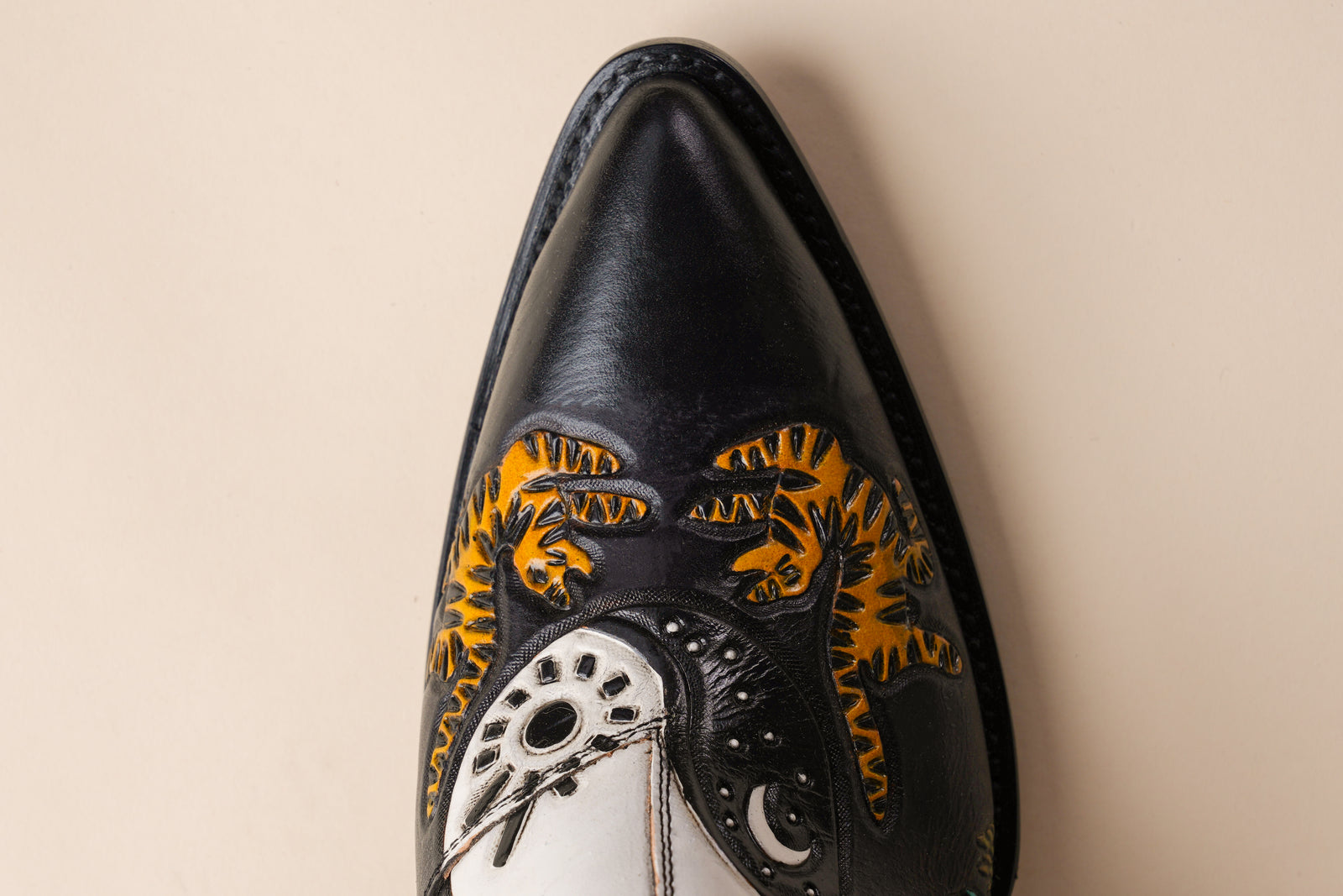 Yin Yang Doodle Mule – Brother Vellies